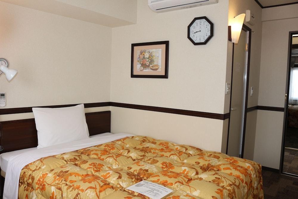 Toyoko Inn Shin-Osaka Chuo-Guchi Shinkan Екстериор снимка
